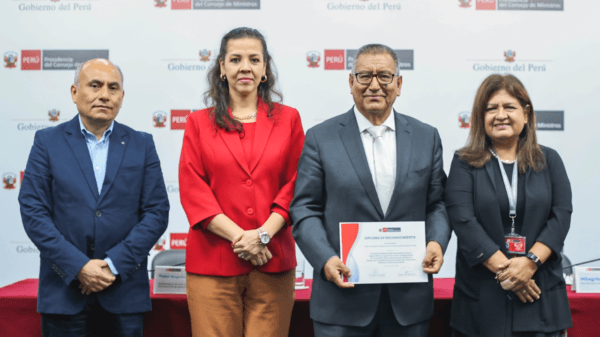 Transparencia en industrias extractivas Perú con reconocimiento al MINEM