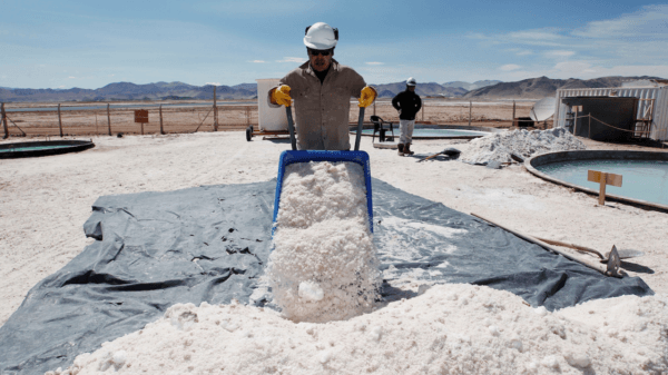 litio desde residuos mineros mediante recuperación de relaves y subproductos industriales.