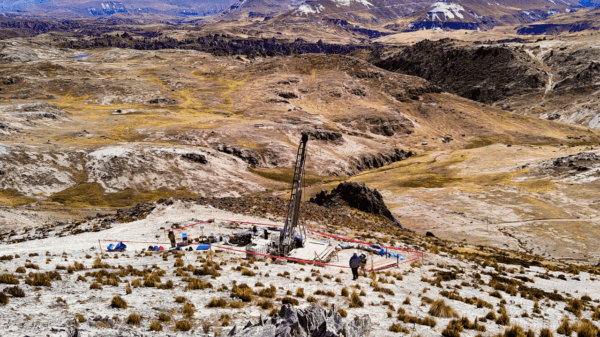 uranio y litio en Perú en proyectos de exploración de Macusani y Falchani